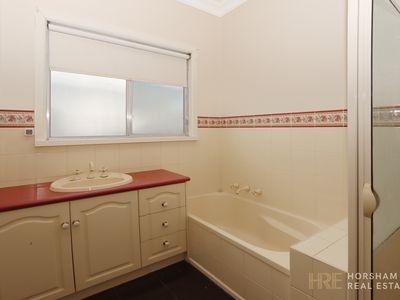 17 Howard Street, Horsham