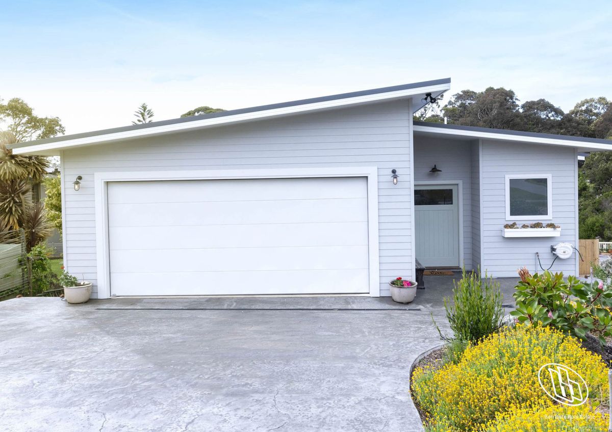 4 Yabbarra Drive, Dalmeny