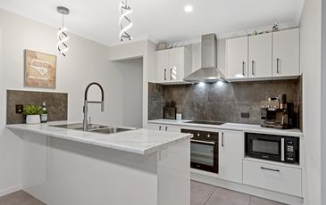 3 Makepeace Crescent, Banya