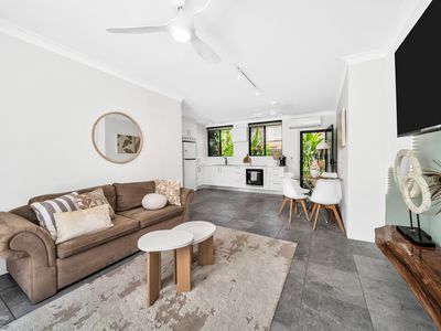 3 / 211 Lake Street, Cairns North