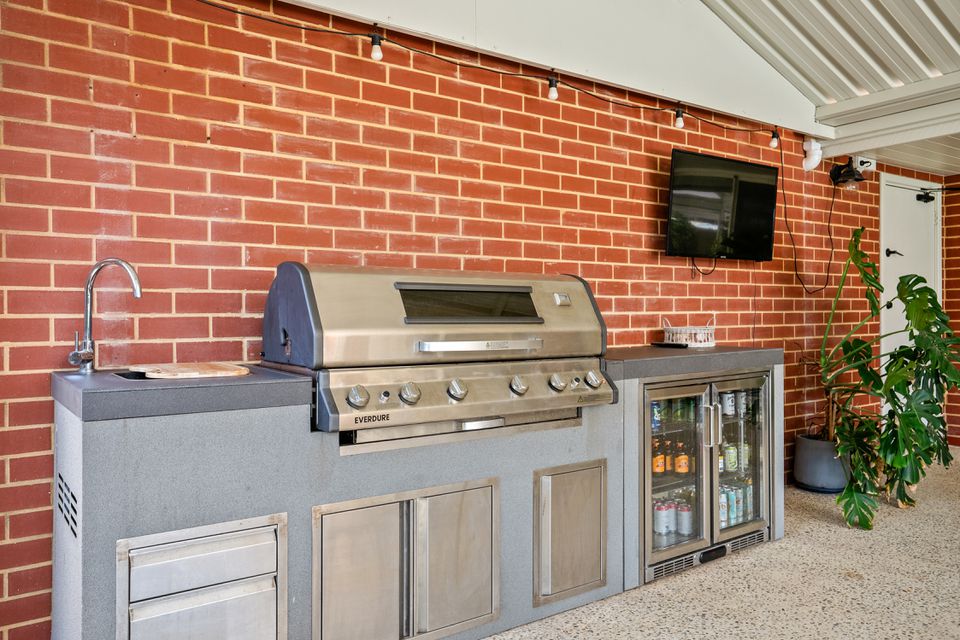 2 Anzio Court , Secret Harbour