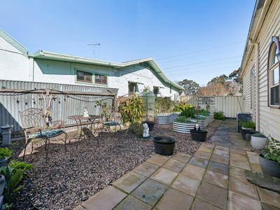 64 Oak Street, Seymour