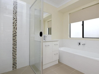 1 / 13 Glenwoods Dr, Glenvale