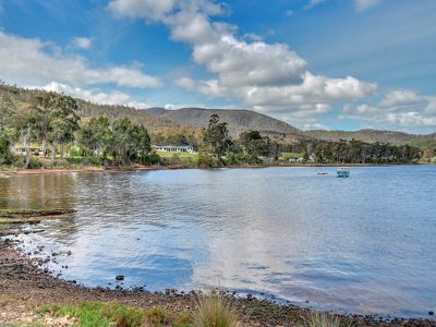 6707 Channel Highway, Deep Bay