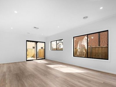 13 lightfoot way, Deanside