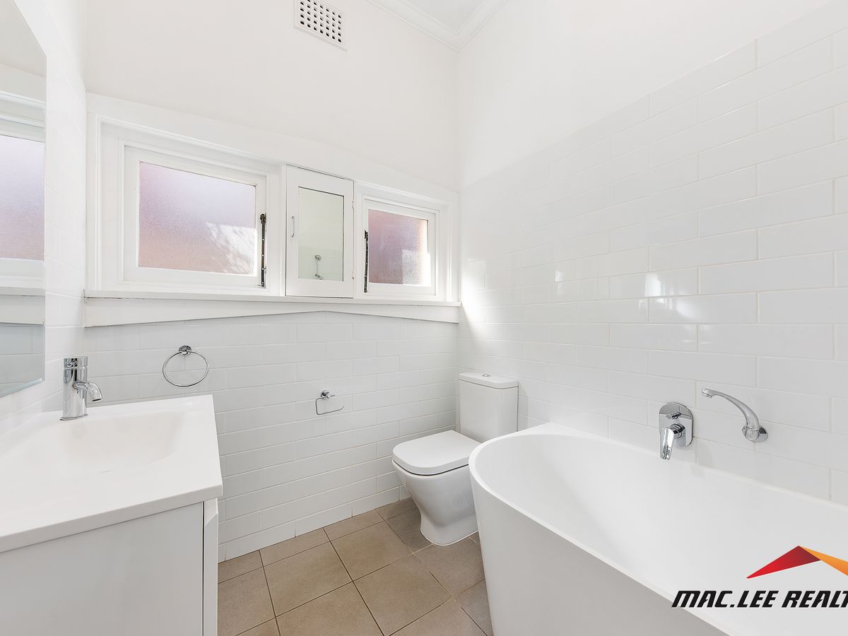 10 Moore Street, Roseville