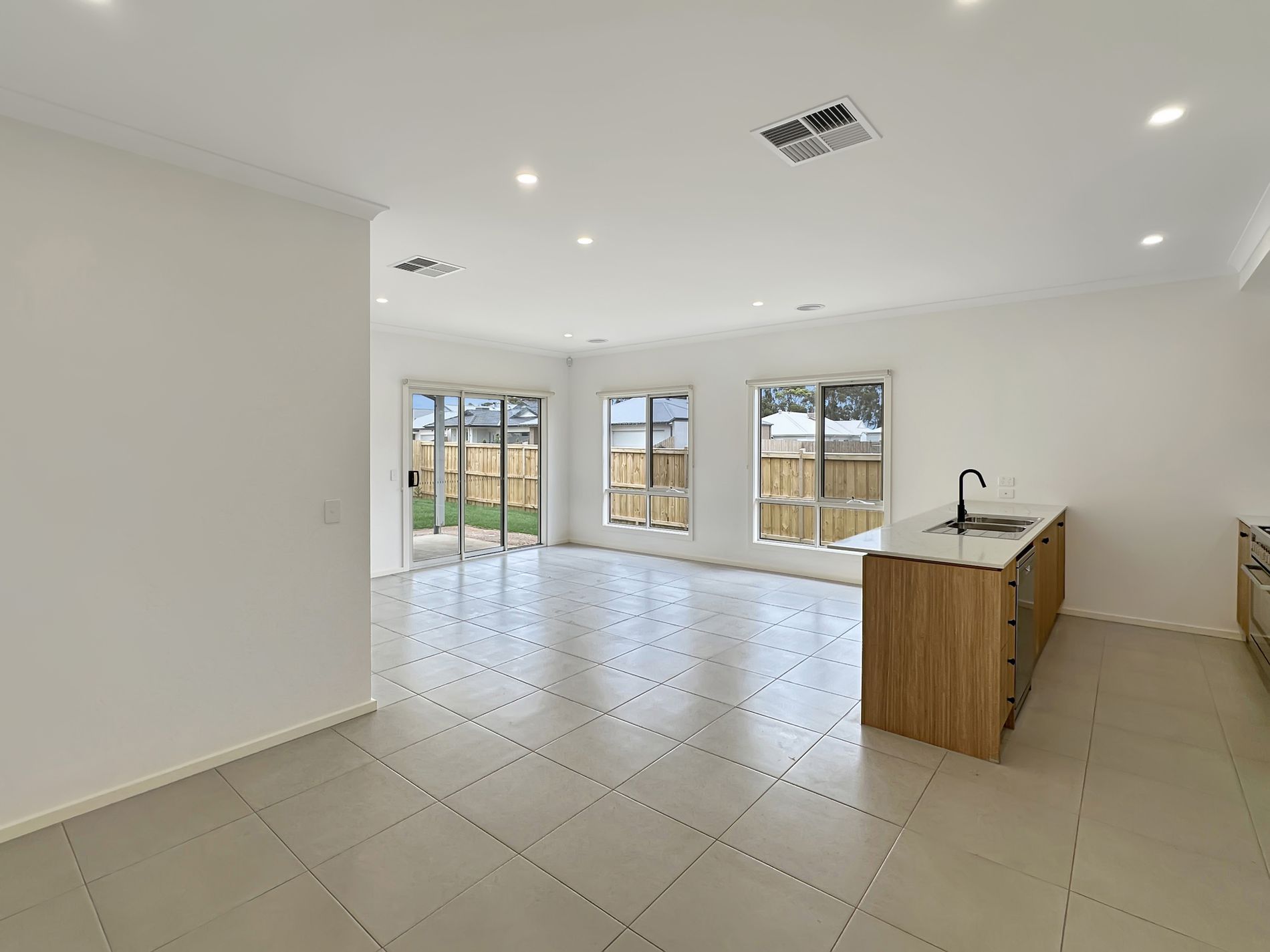 28 Moolort Crescent, Eynesbury, Eynesbury - Thumbnail 3