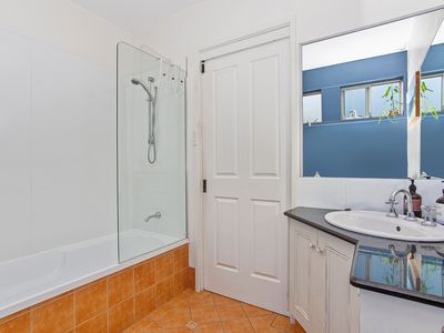 182 Lakeview Parade, Primbee