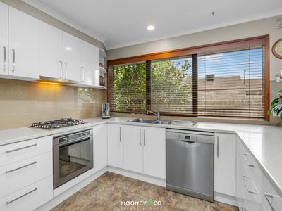 13 Hovell Court, Cranbourne