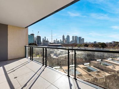 808 / 250 Saint Kilda Road, Southbank
