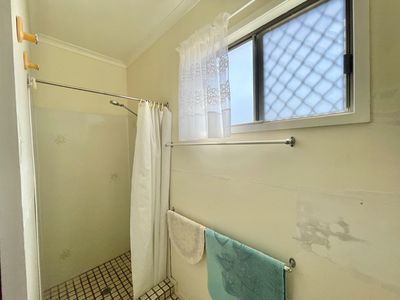 18 Orchid Avenue, Urangan