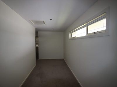 1 / 27 Roxby Street, Manifold Heights