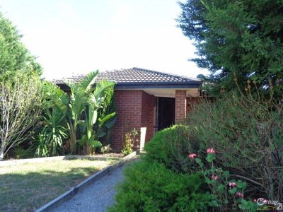 17 Lesley Drive, Hampton Park