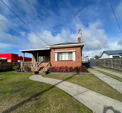 32 MONASH ROAD, Newborough