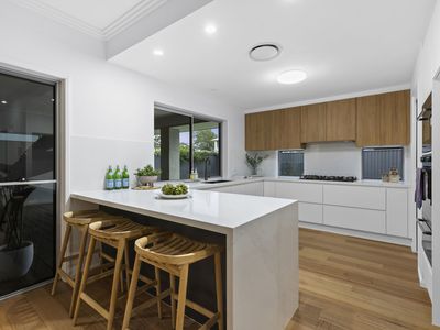 24 Feathertail Place, Wakerley