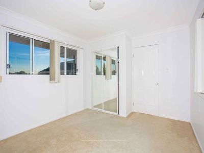 22 Parkwater Point, Helensvale