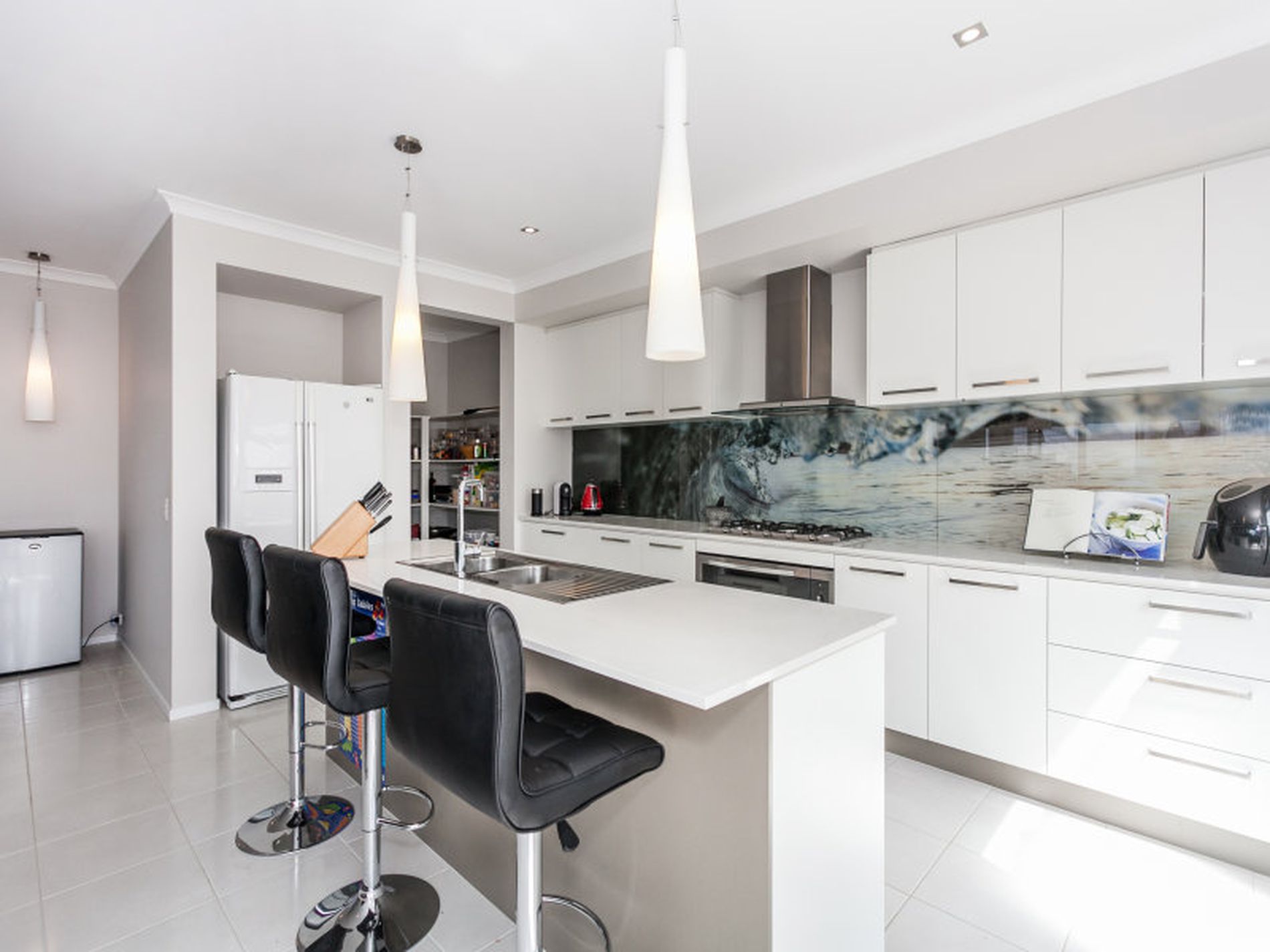 6 Marine Drive, Torquay