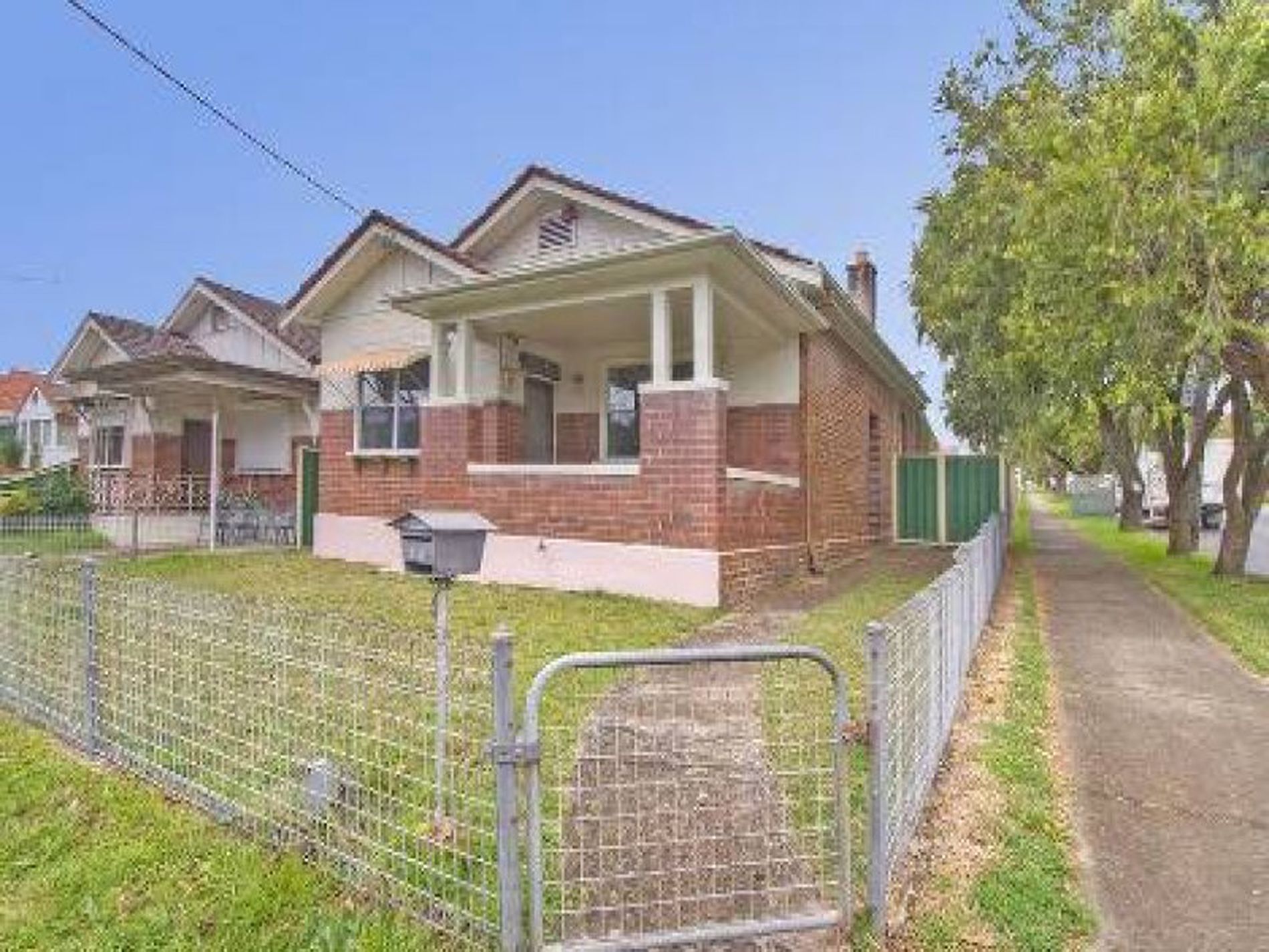 17 The Boulevarde, Lakemba