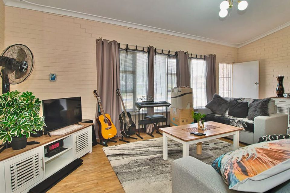 18 Liverpool Street , Shoalwater