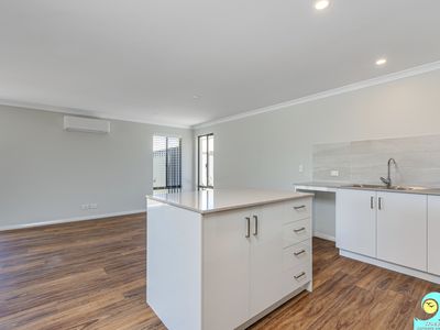 1 / 6 Merion Court, Yanchep