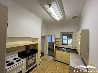 128 Robert Street, Como