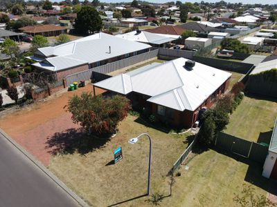 64 Mosedale Avenue, Usher