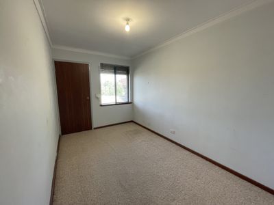2a Yeovil Crescent, Bicton
