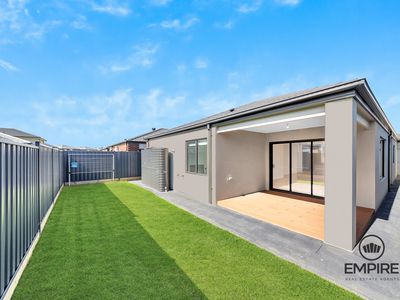 65 Shearjoy Loop, Clyde North