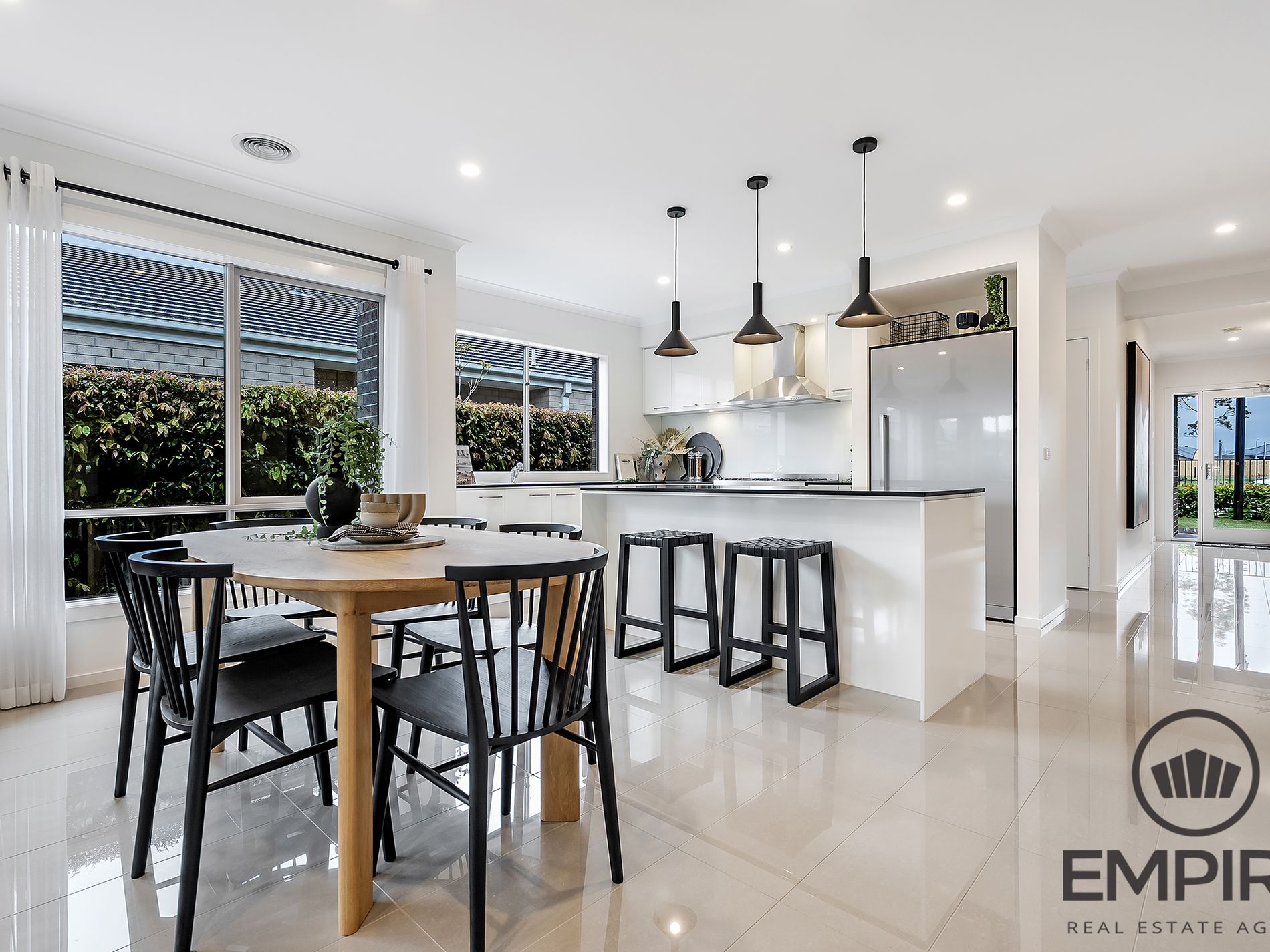 47 Centenary Boulevard, Officer South