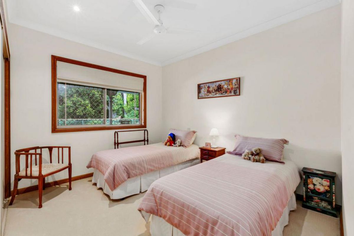 35 Nerang River Drive, Nerang