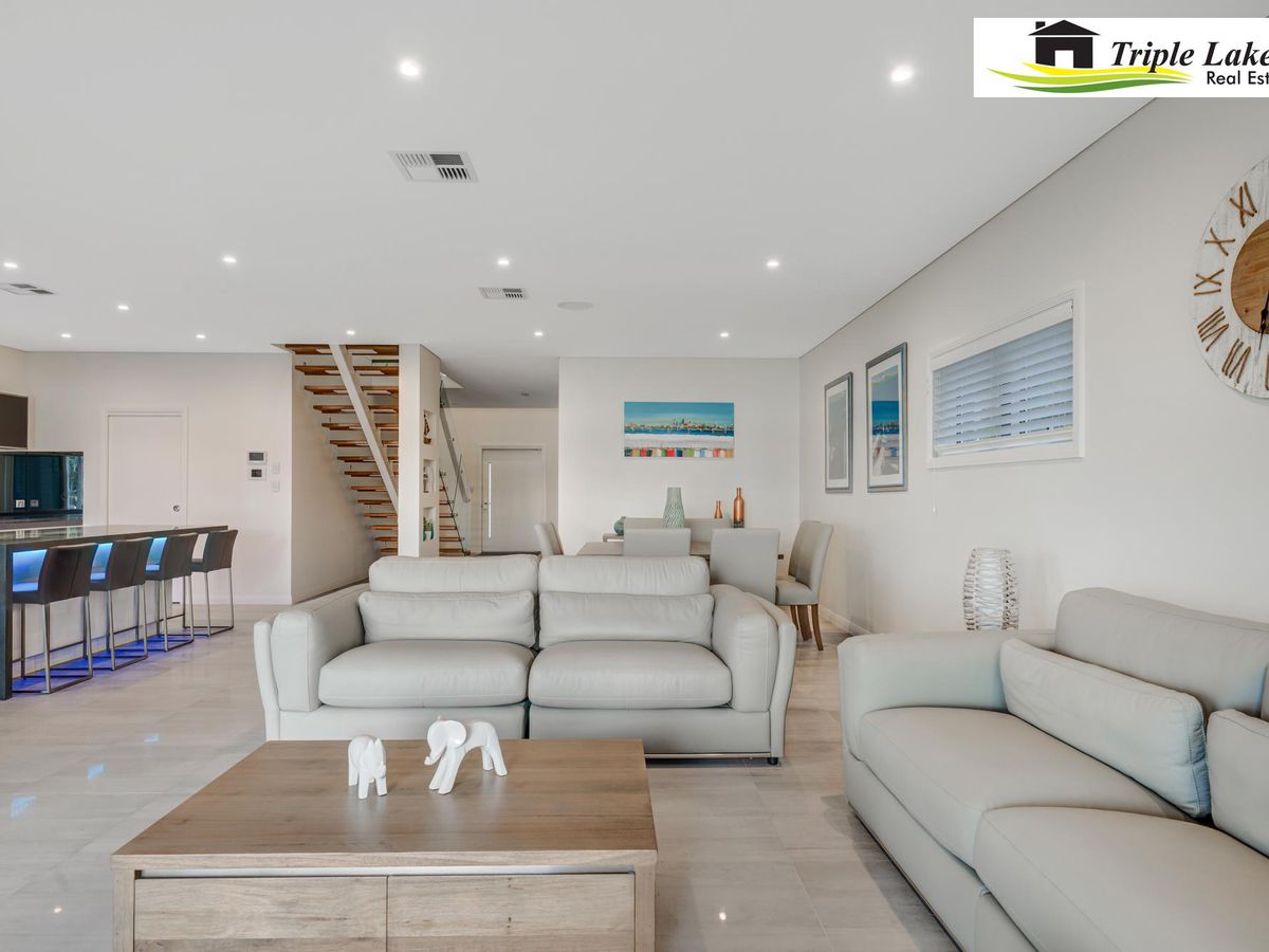 12 Gordon Avenue, Summerland Point