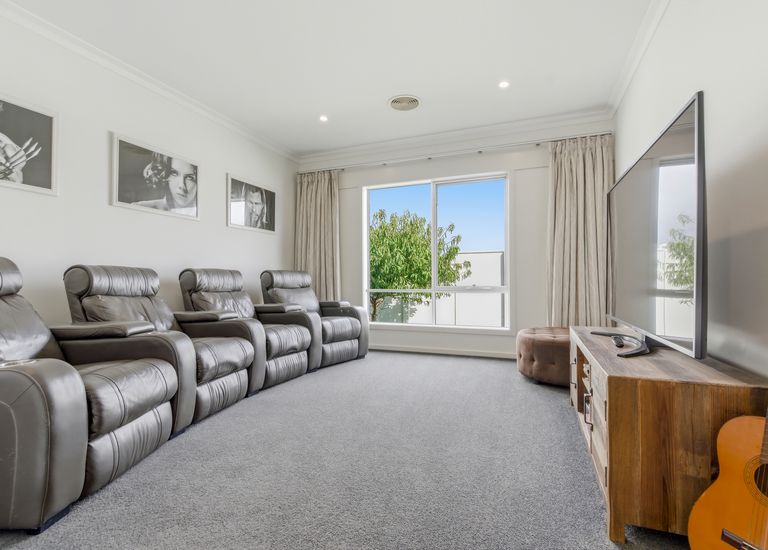 18 Atlantis Avenue, Portland