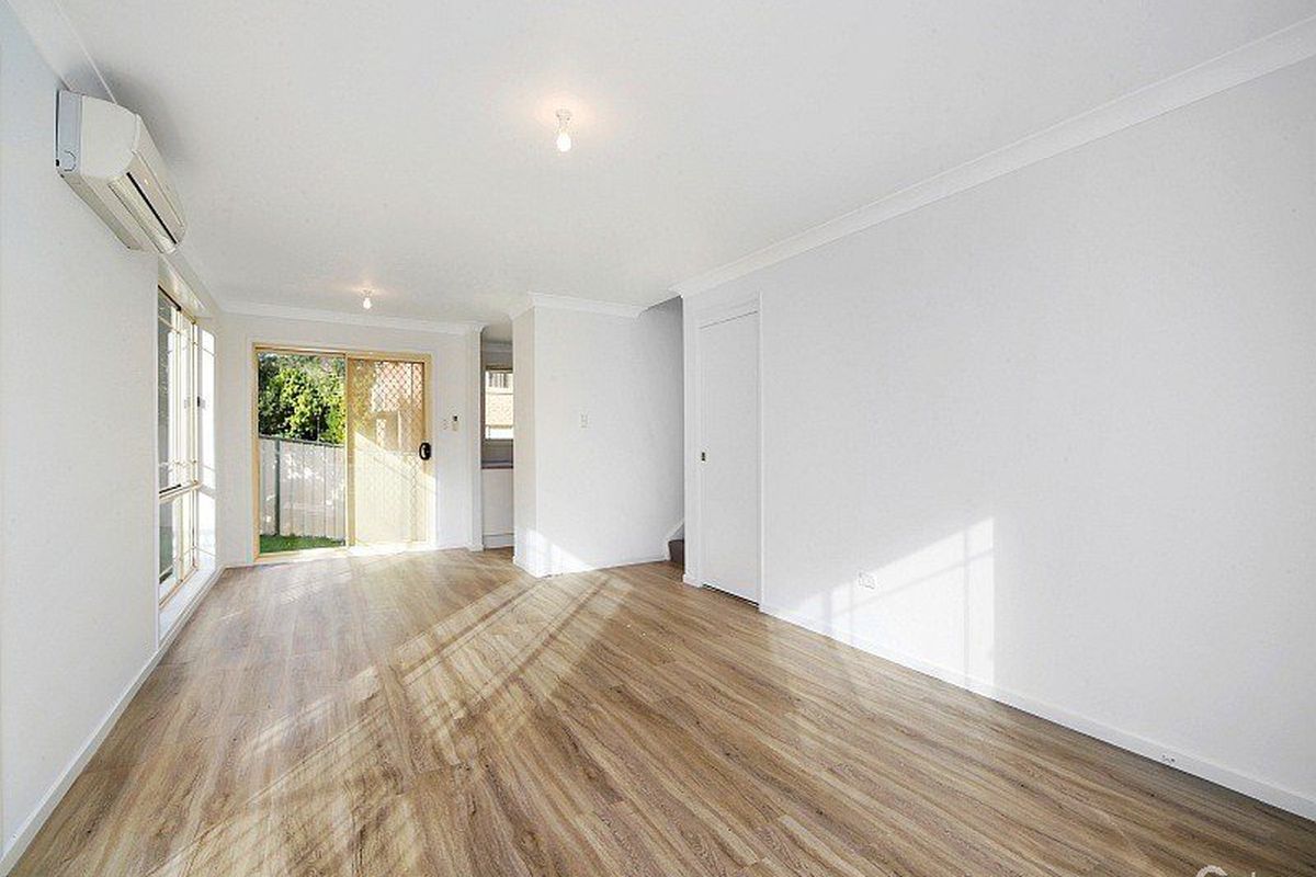 1 / 23-25 Donnison Street, Gosford