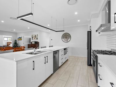 3 Broadway Court, Deebing Heights