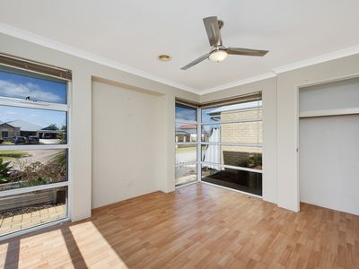25 Sainte Maxime Avenue, Port Kennedy