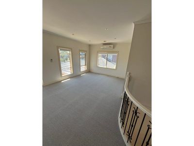 8 Plumpton Avenue, Oak Park