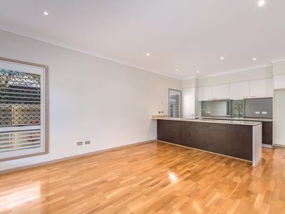 25 Costa Del Sol Avenue, Coombabah