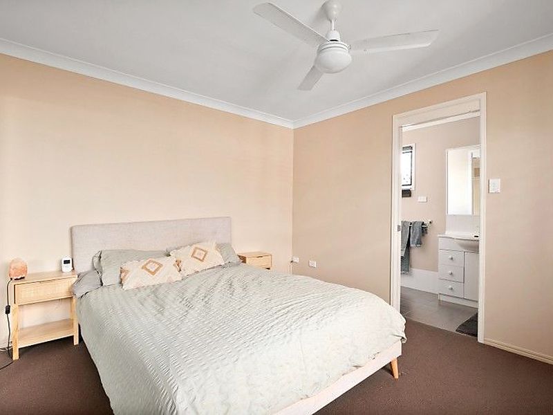 16 / 24 Riverview Street, Emerald