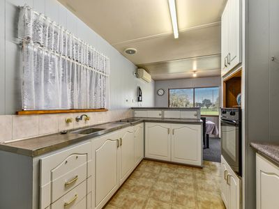 28 RAILWAY TERRACE, Tantanoola