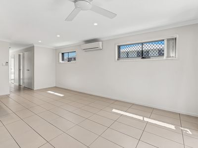 24 / 5 Angela Way, Pimpama