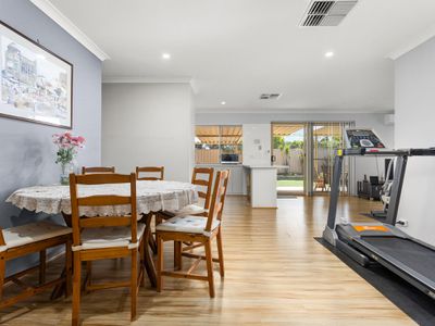 16 Garland Court, Kardinya