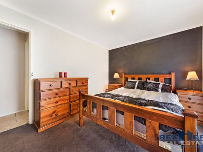 84 Oaktree Drive, Hampton Park