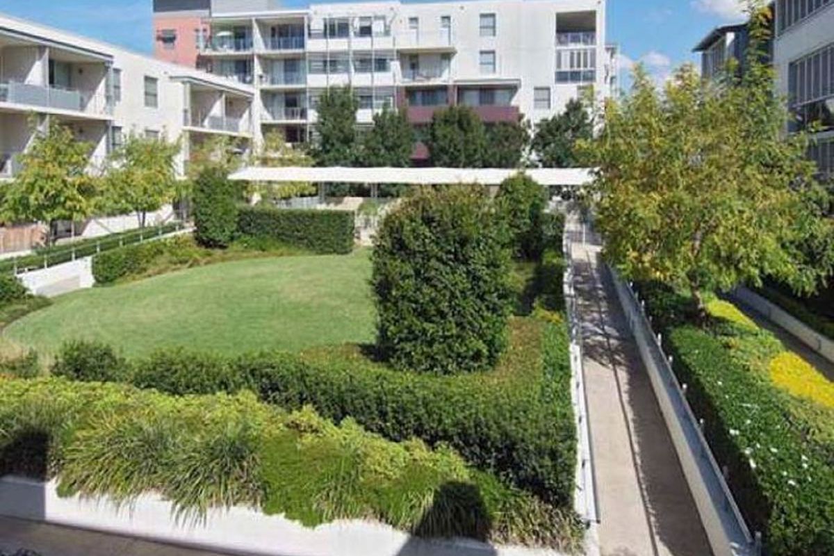 9 Lewis Avenue, Rhodes