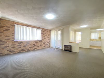 4/16 Queens Rd, Westmead