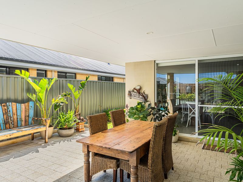 8 BLUEBERRY LOOP, Byford