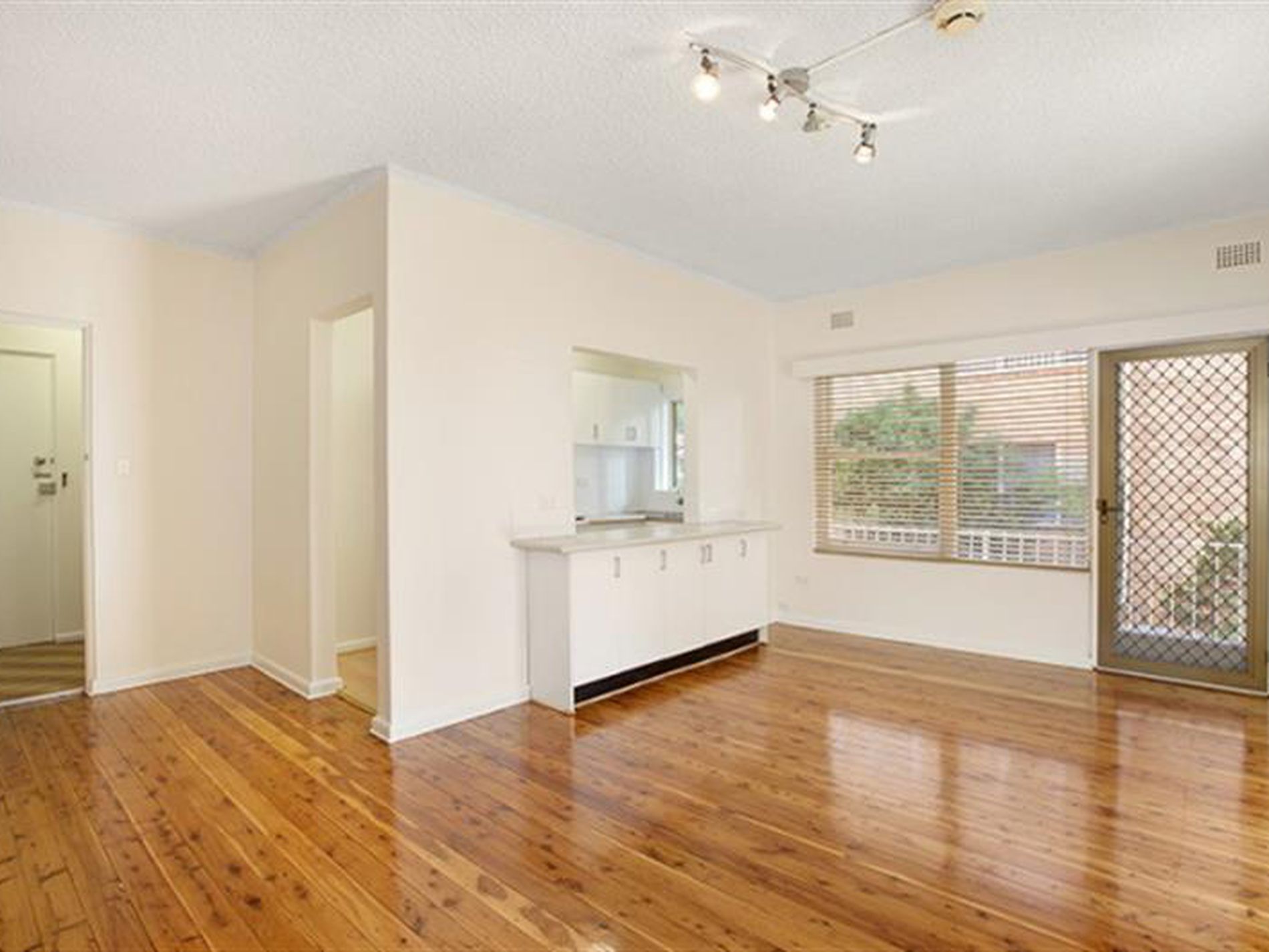 44 Queens Road, Brighton-le-sands