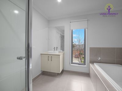 1 Grantham Walk, Williams Landing