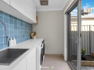 52 McEwan Drive, Cranbourne East