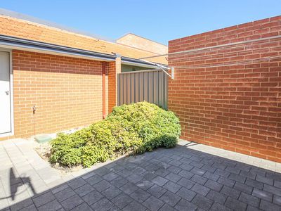 8C Sampson Close, Midland