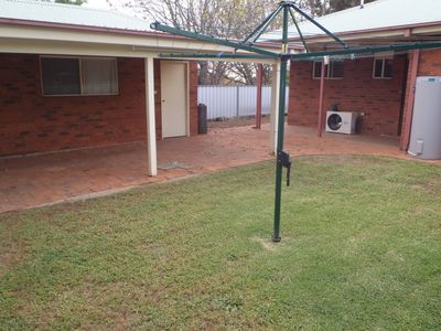 1 / 21 Bedford Avenue, Dubbo